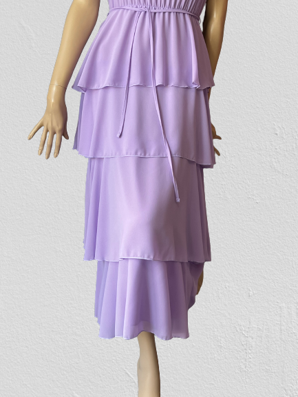 šaty s volánmi fialkové Rinascimento