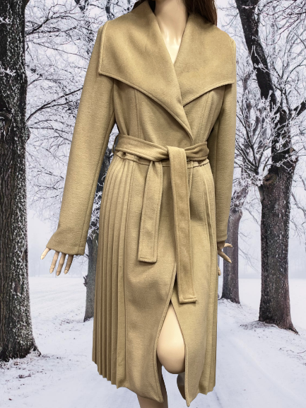kabát luxusný s plisé Rinascimento