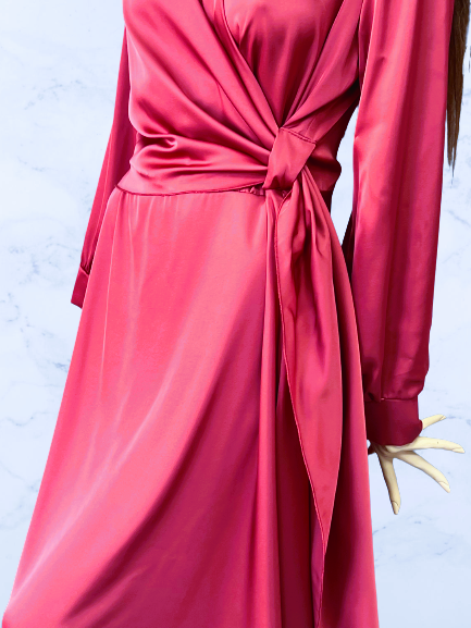šaty elegantné s uzlom Rinascimento