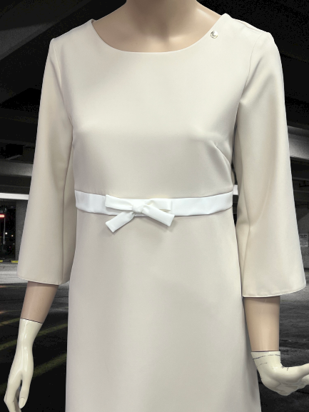 šaty s mašľou elegantné Rinascimento