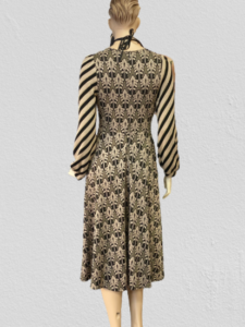 šaty na denné nosenie Rinascimento