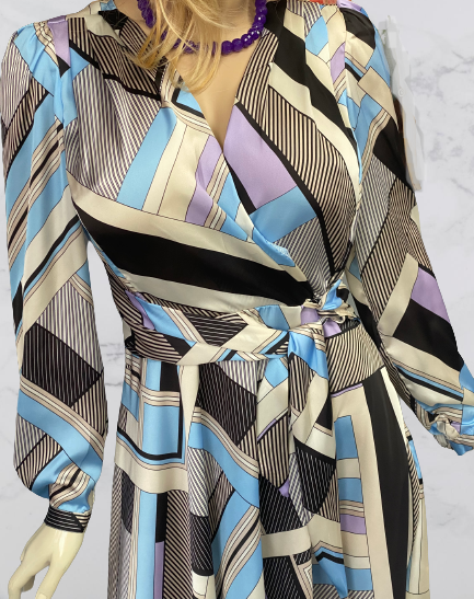 šaty elegantné asymetrické Rinascimento - detail