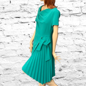 šaty s plisé asymetrické Rinascimento