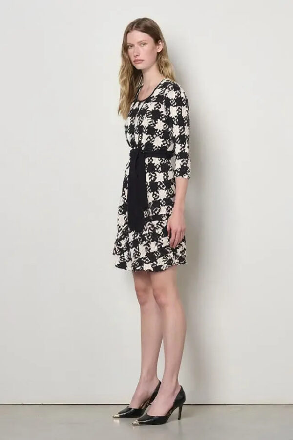 FitRoom.app_1759760610471