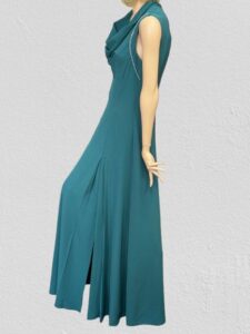 šaty s vodopádom v dekolte petrolejové Rinascimento