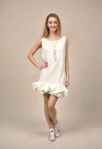 šaty s volánom biele krátke Rinascimento