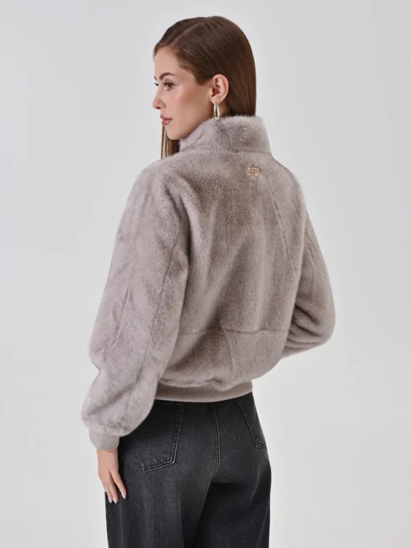 9a846849782005025f6ce8e468f4327272045628_WORNG_CFC0122226003_B255_FULLBACK (1)