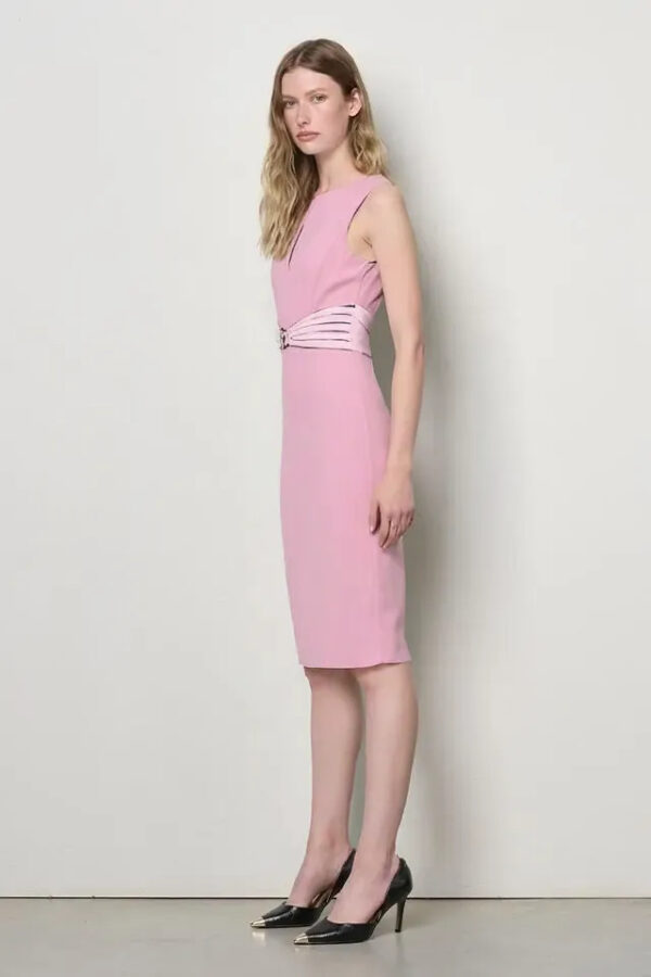 šaty so saténovou pásovkou puzdrové Rinascimento