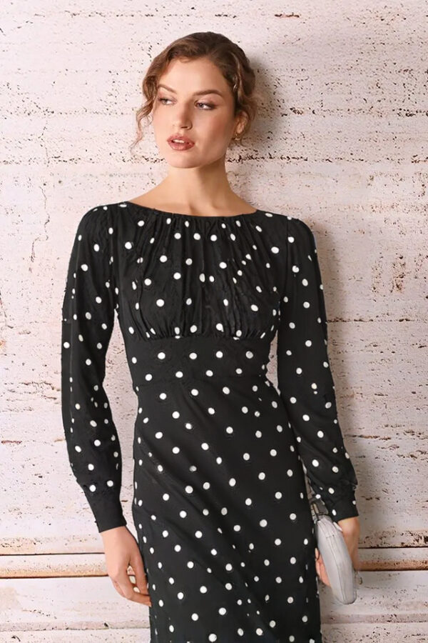 šaty s bodkami elegantné Rinascimento