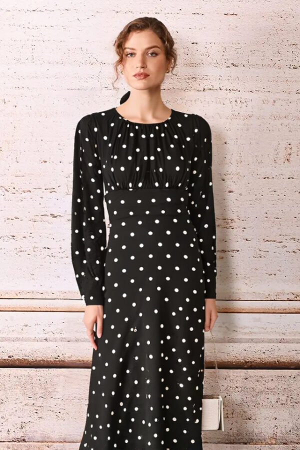 šaty s bodkami elegantné Rinascimento